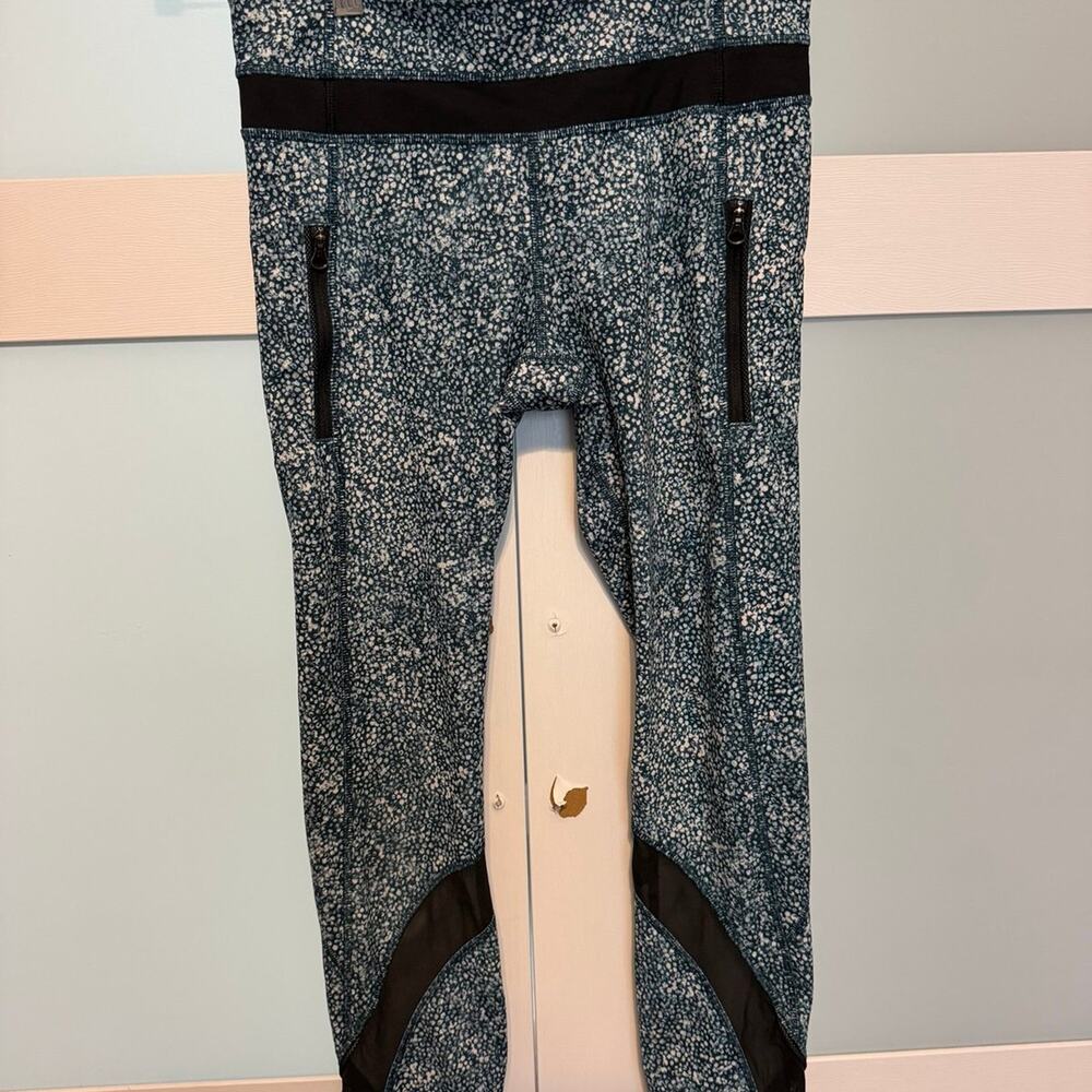 Lululemon Inspire Tight II  Pebble Lake Green Multi Size 6 Running Legging